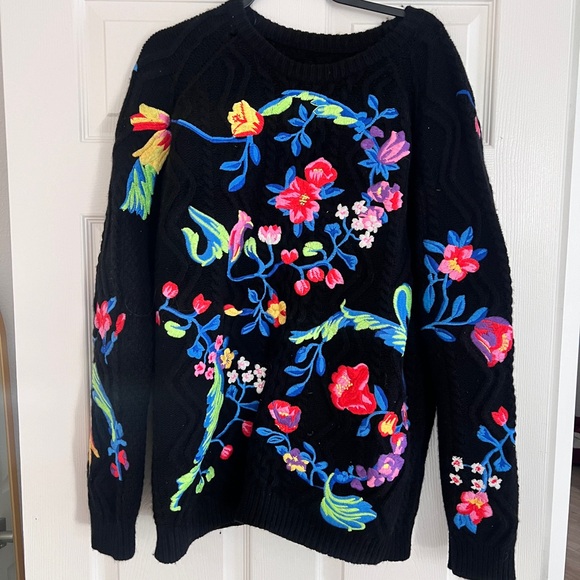 Sweaters - Black Floral Crew & Scoop Necks Sweater